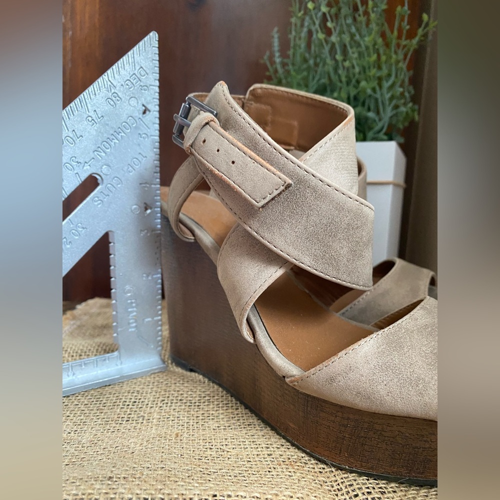 Women's Indigo Tan Wedge Sandals - Picture 4 of 7